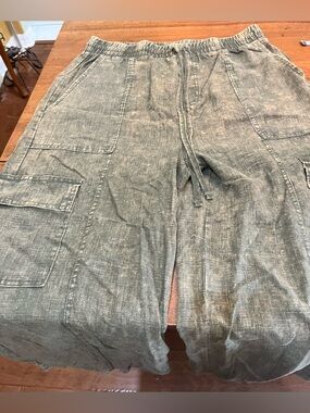 ZENANA Olive Green Linen-Blend Cargo Pants. New w/o Tags